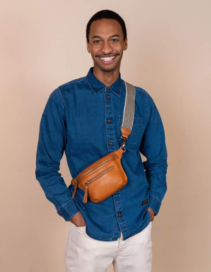 Bauchtasche vegan Becks Bum Bag Apple Leather Cognac von O MY BAG 2