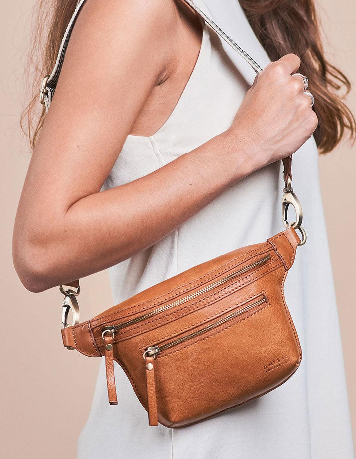 Bauchtasche vegan Becks Bum Bag Apple Leather Cognac von O MY BAG 3