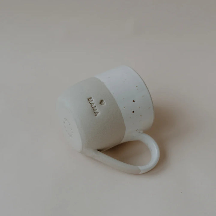 Cappuccinotasse Mama von Eulenschnitt liegend