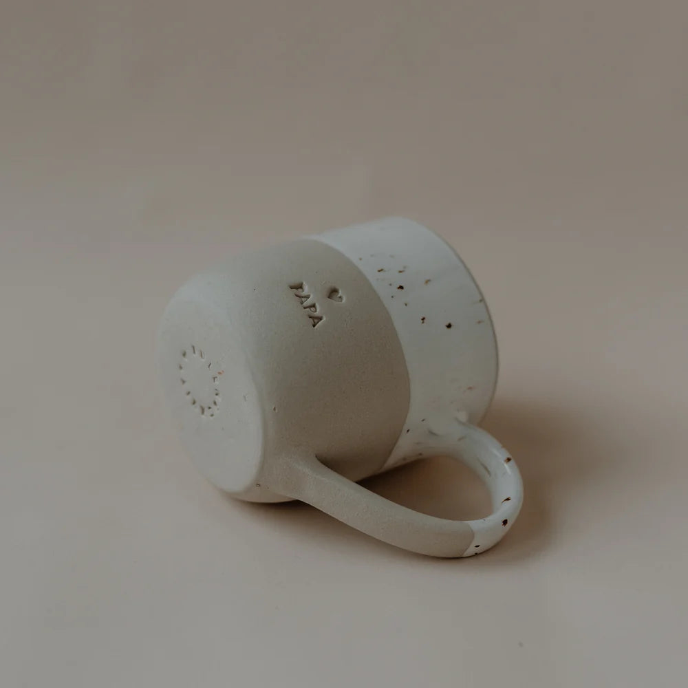 Cappuccinotasse Papa von Eulenschnitt liegend