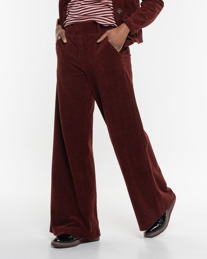 Cord Hose Marlene Ruby Red von Alma & Lovis 4