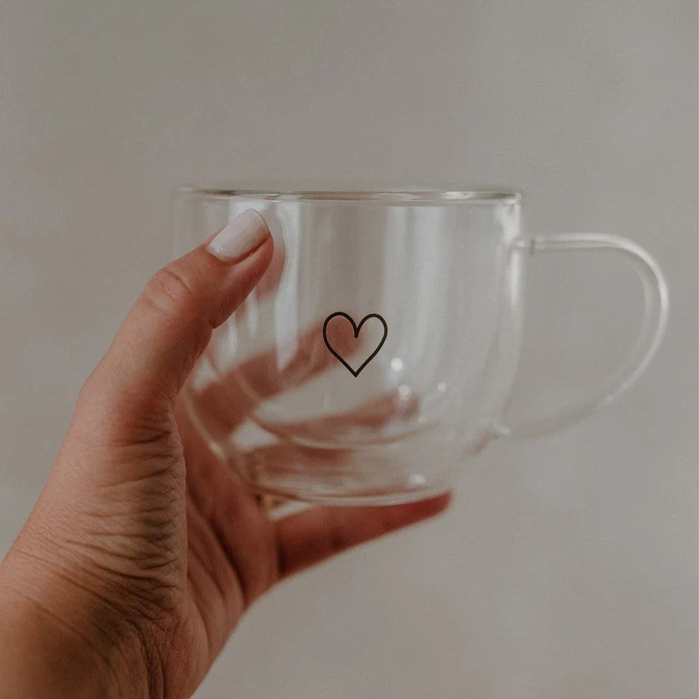 Doppelwandiges Teeglas Herz von Eulenschnitt mit Hand