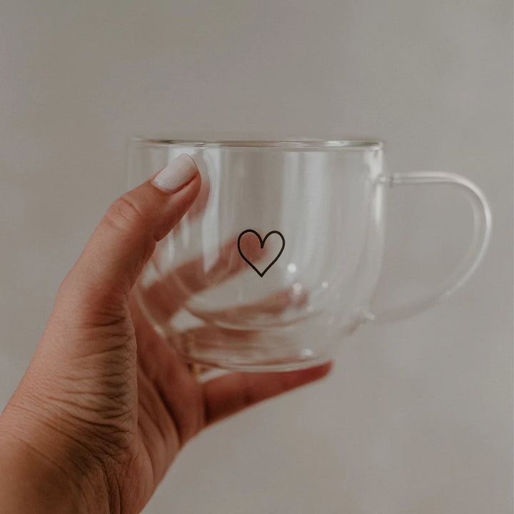 Doppelwandiges Teeglas Herz von Eulenschnitt mit Hand