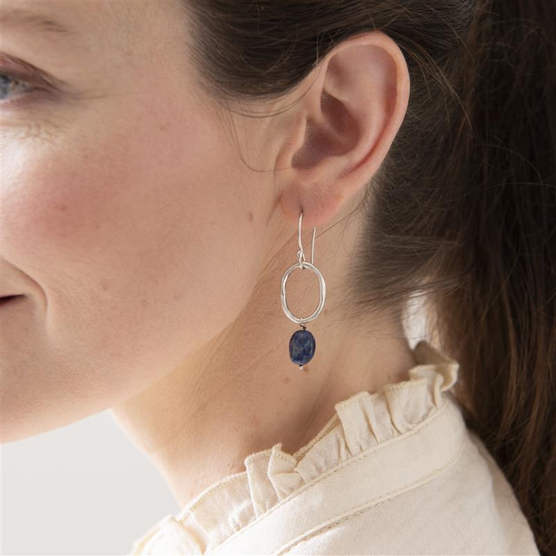 Graceful Lapislazuli Silber Ohrringe von A Beautiful Story Model