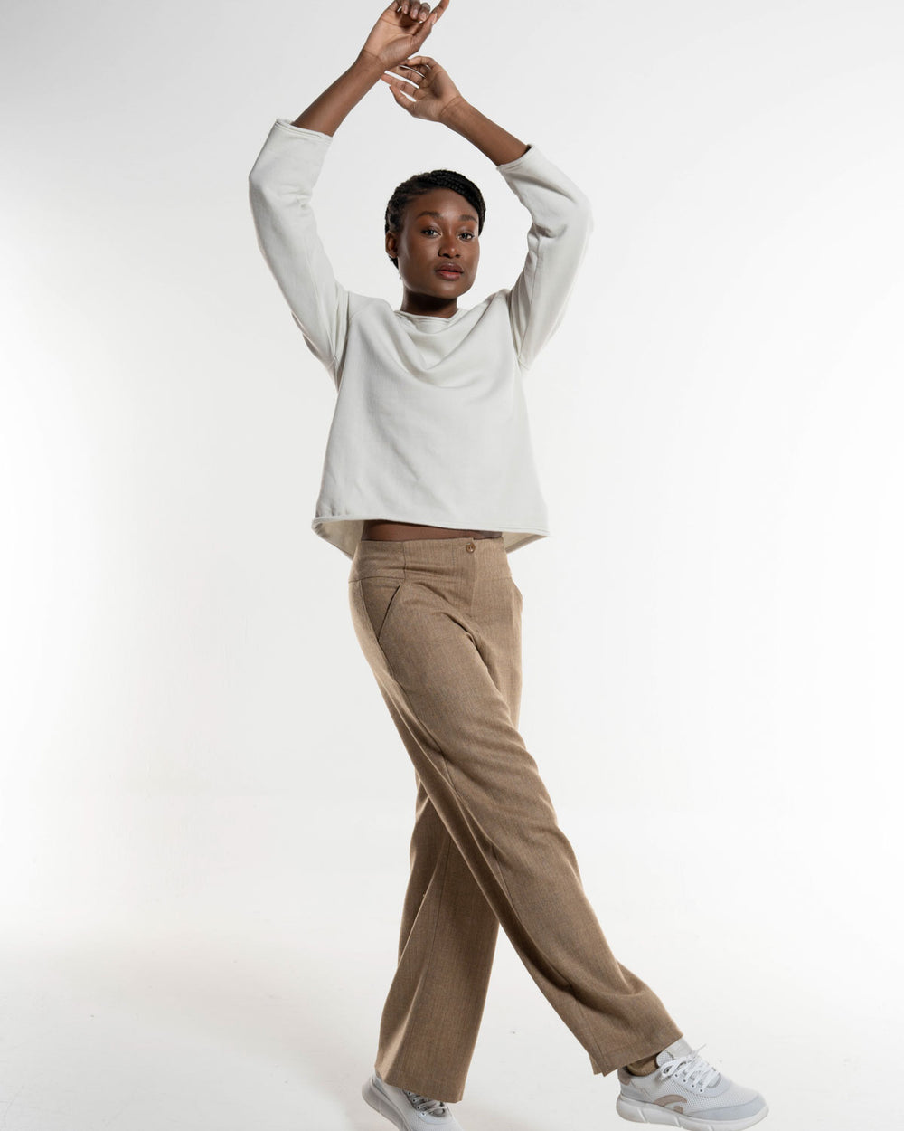 Hose Fischgrad Marlene Sand von Alma & Lovis 2