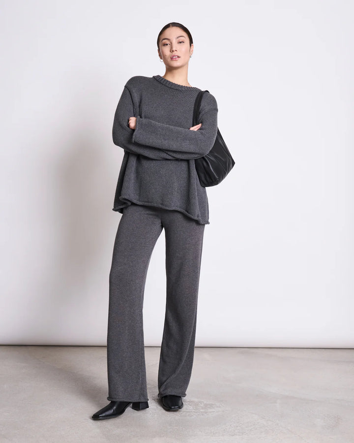 Hose Wide Knit Pants Ana Dark Grey von Jan n June Model
