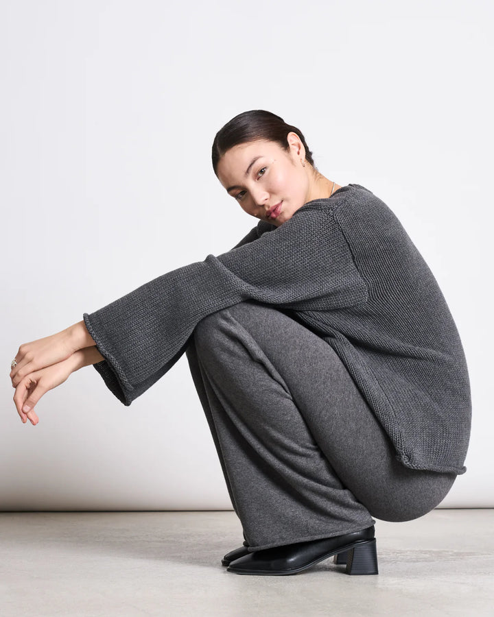 Hose Wide Knit Pants Ana Dark Grey von Jan n June Model 2