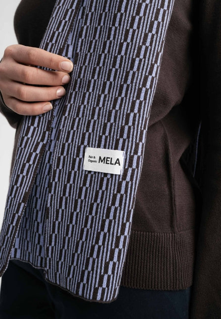 Jacquard Rippstrick Schal ASMEE Dunkelbraune Linien von MELA 3