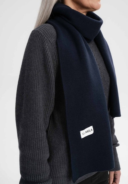Jacquard Rippstrick Schal ASMEE navy von MELA 3