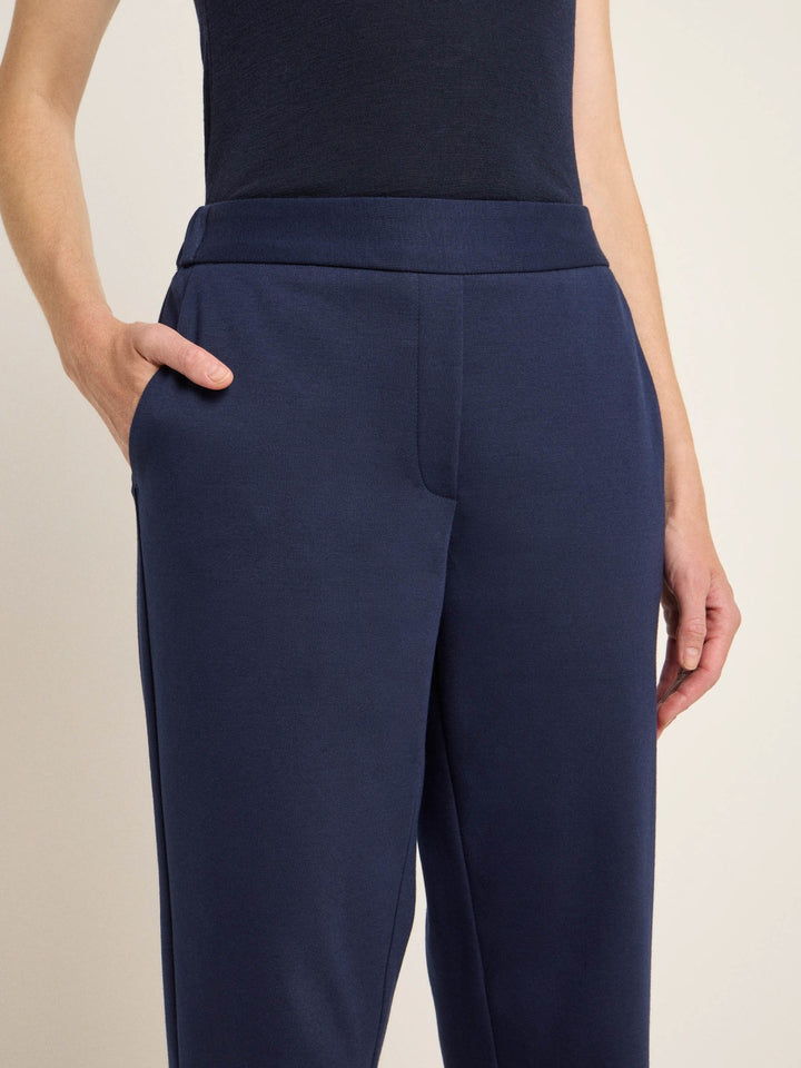 Jogginghose Jogpant Midnight von Lanius Model vorne zoom