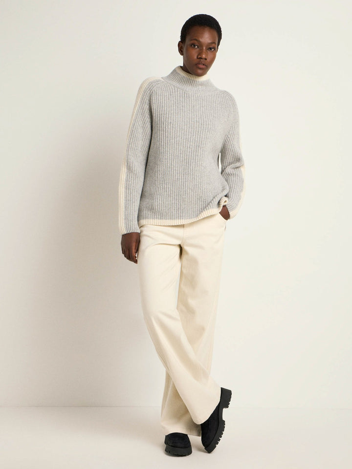 Pullover in Rippoptik Grey Melange/Offwhite Model gross