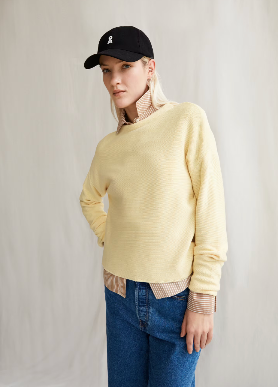 Pullover MERINAA LINKS LINKS Early Yellow von Armedangels mit Cap 3