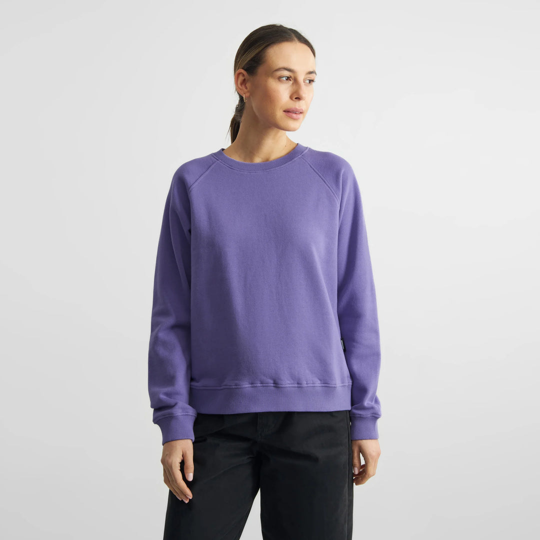 Sweatshirt Ystad Base Paisley Purple Dedicated Model