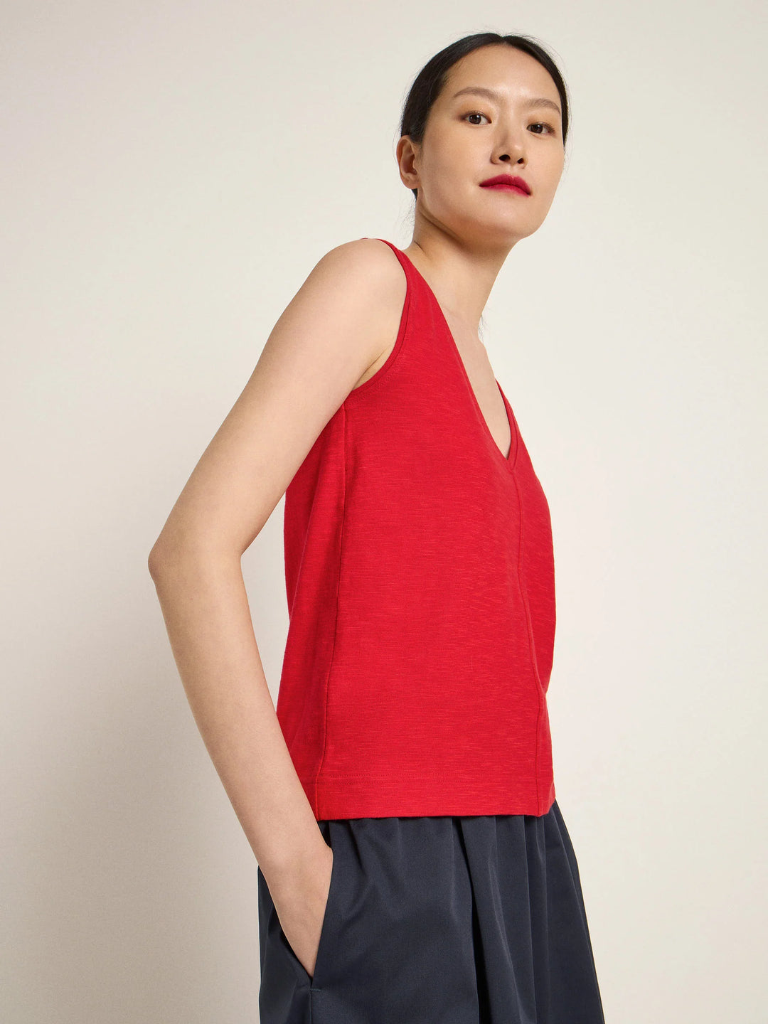 Top mit V-Ausschnitt GOTS Red von Lanius 2