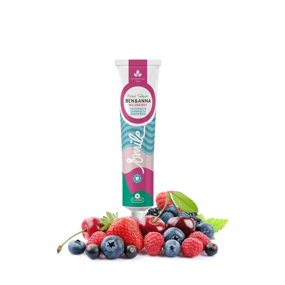 Zahnpasta Tube Wild Berry mit Fluorid von Ben & Anna mit Beeren