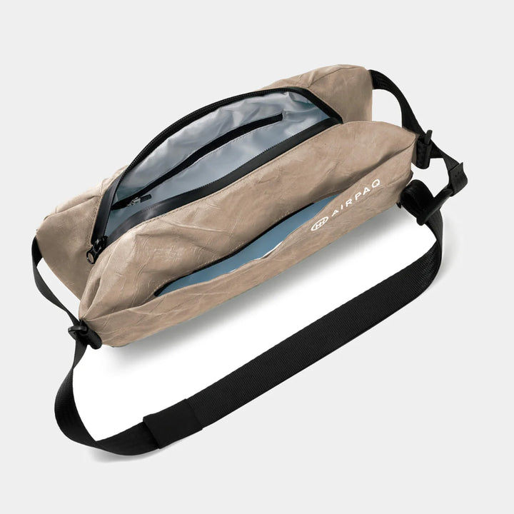Umhängetasche Sling Baq von Airpaq Sand offen