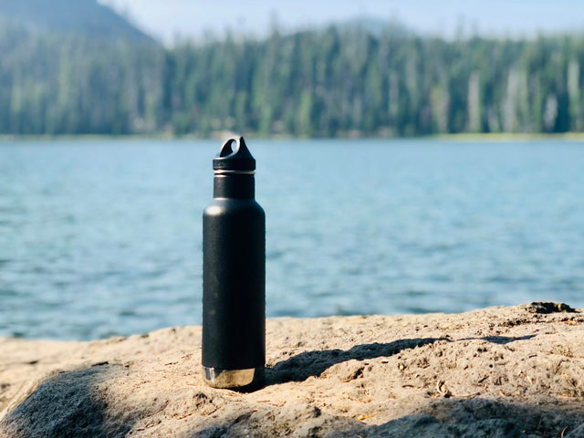 Gut versorgt unterwegs: Warum wir nie ohne Trinkflasche gehen