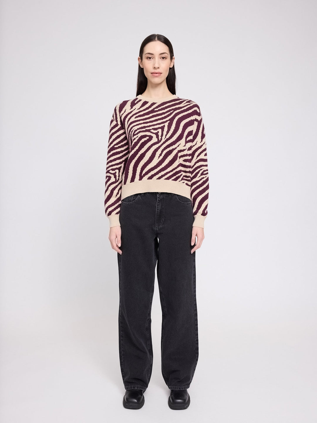 Pullover Zebra Jacquard Knit Jumper Light Beige/Burgundy von Mazine 1