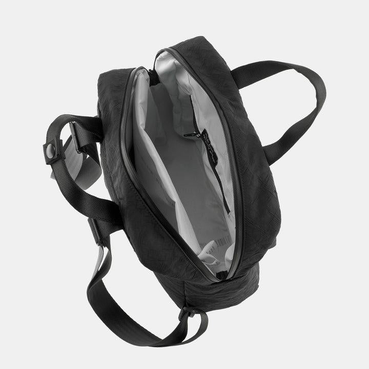 Rucksack Qube schwarz von Airpaq offen oben