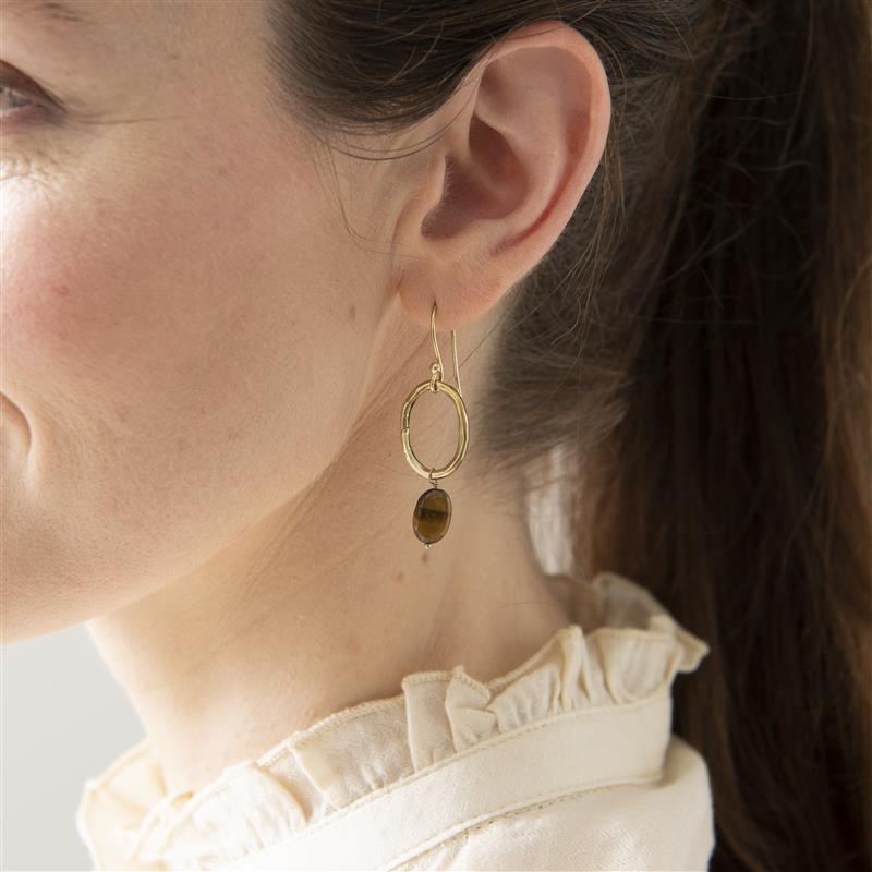 Ohrringe Graceful Tigerauge Gold von A Beautiful Story – Ansicht 4