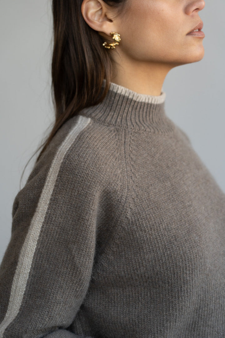 Agnes Wool Sweater Brown von Näz 3