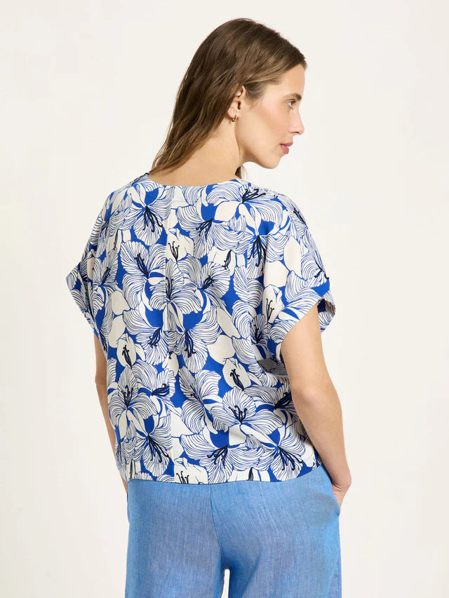 Blusenshirt aus Tencel Print Bloom Lapis von Lanius 4