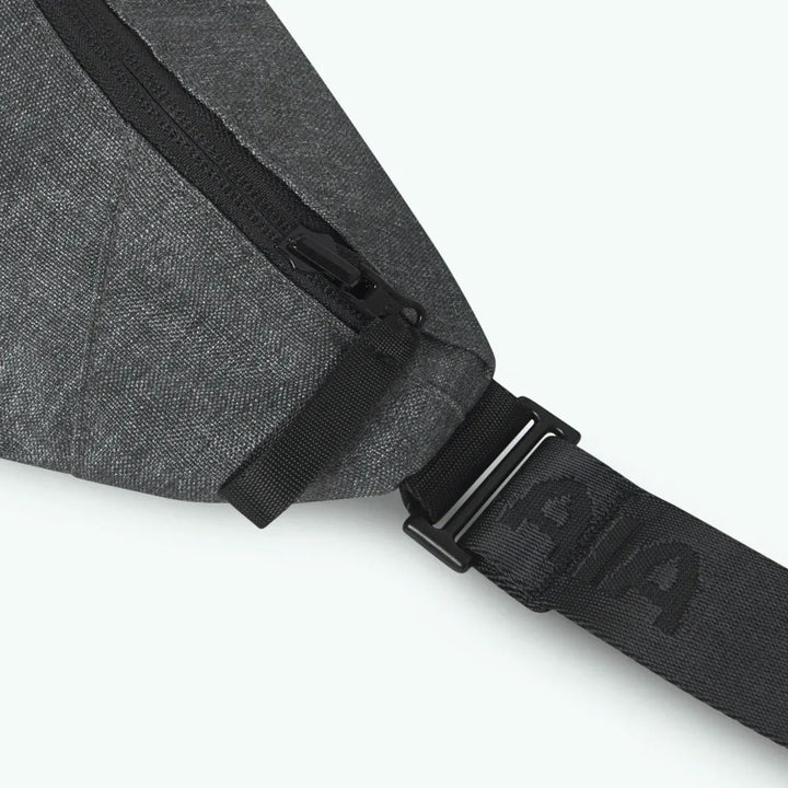 Bum Bag Small Luxembourg Dark Grey Melange von Cabaia - Zweiblatt 5