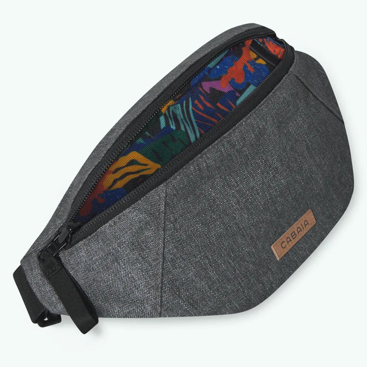 Bum Bag Small Luxembourg Dark Grey Melange von Cabaia - Zweiblatt
