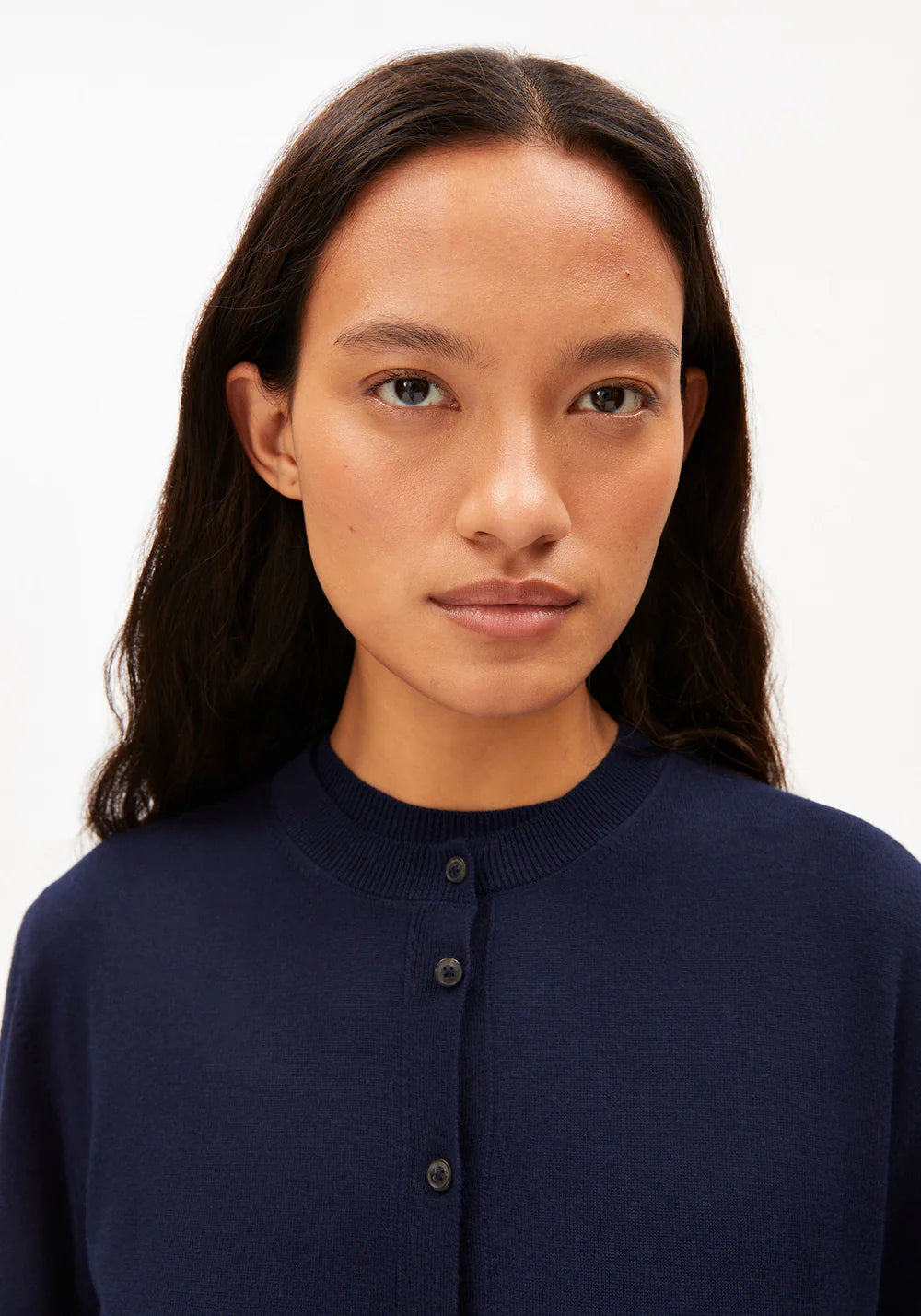 Cardigan FINE KNIT Tinted Navy von Armedangels 2