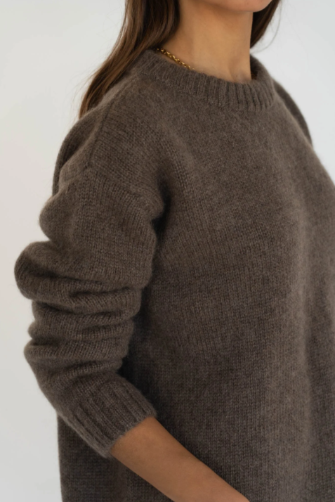 Claudia Alpaca Long Crewneck Brown