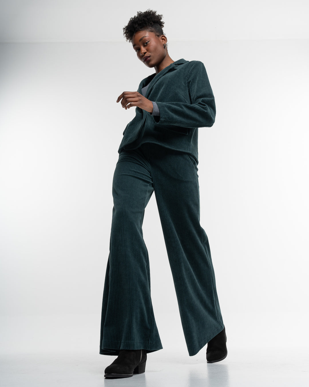Cord Hose Marlene Dark Green von Alma & Lovis 2