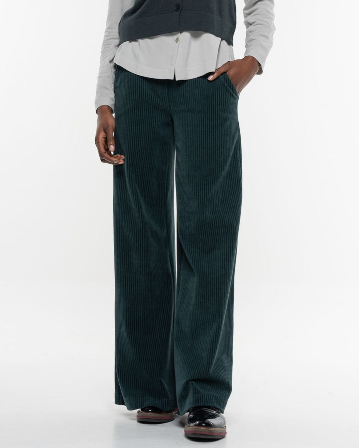 Cord Hose Marlene Dark Green von Alma & Lovis 3
