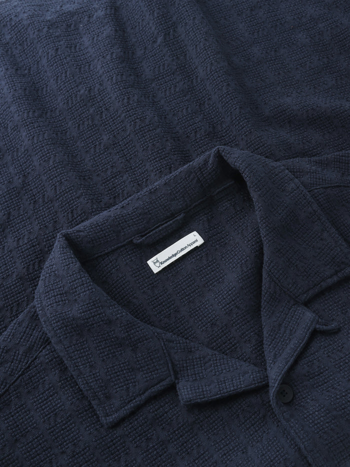 Hemd Structure Short Sleeve Shirt Night Sky von Knowledge Cotton Apparel 1
