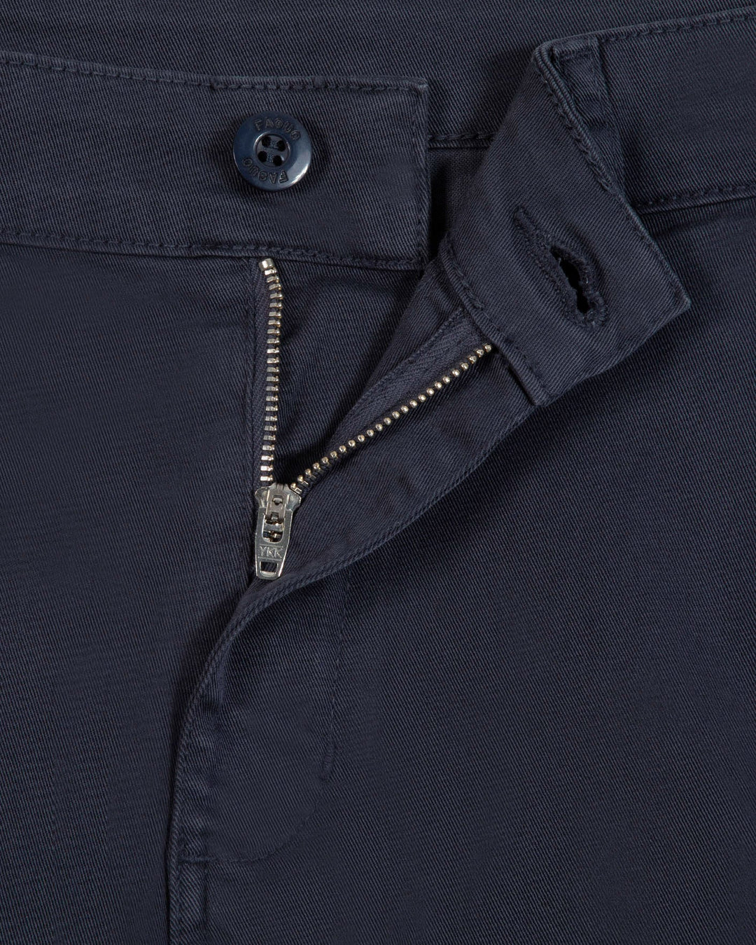 Hose Chino Brix Regular Woven Navy von Faguo - Zweiblatt 5