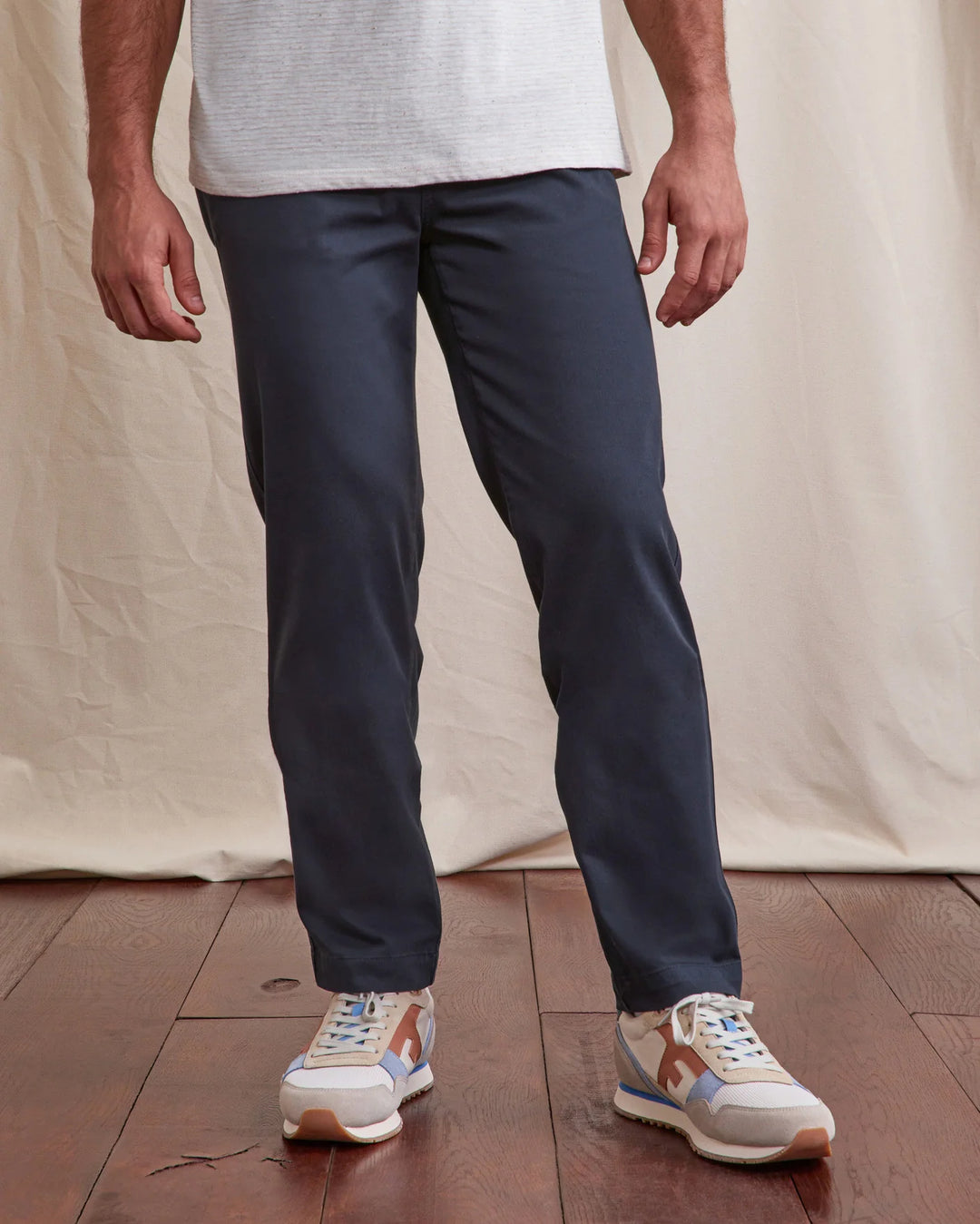 Hose Chino Brix Regular Woven Navy von Faguo - Zweiblatt 