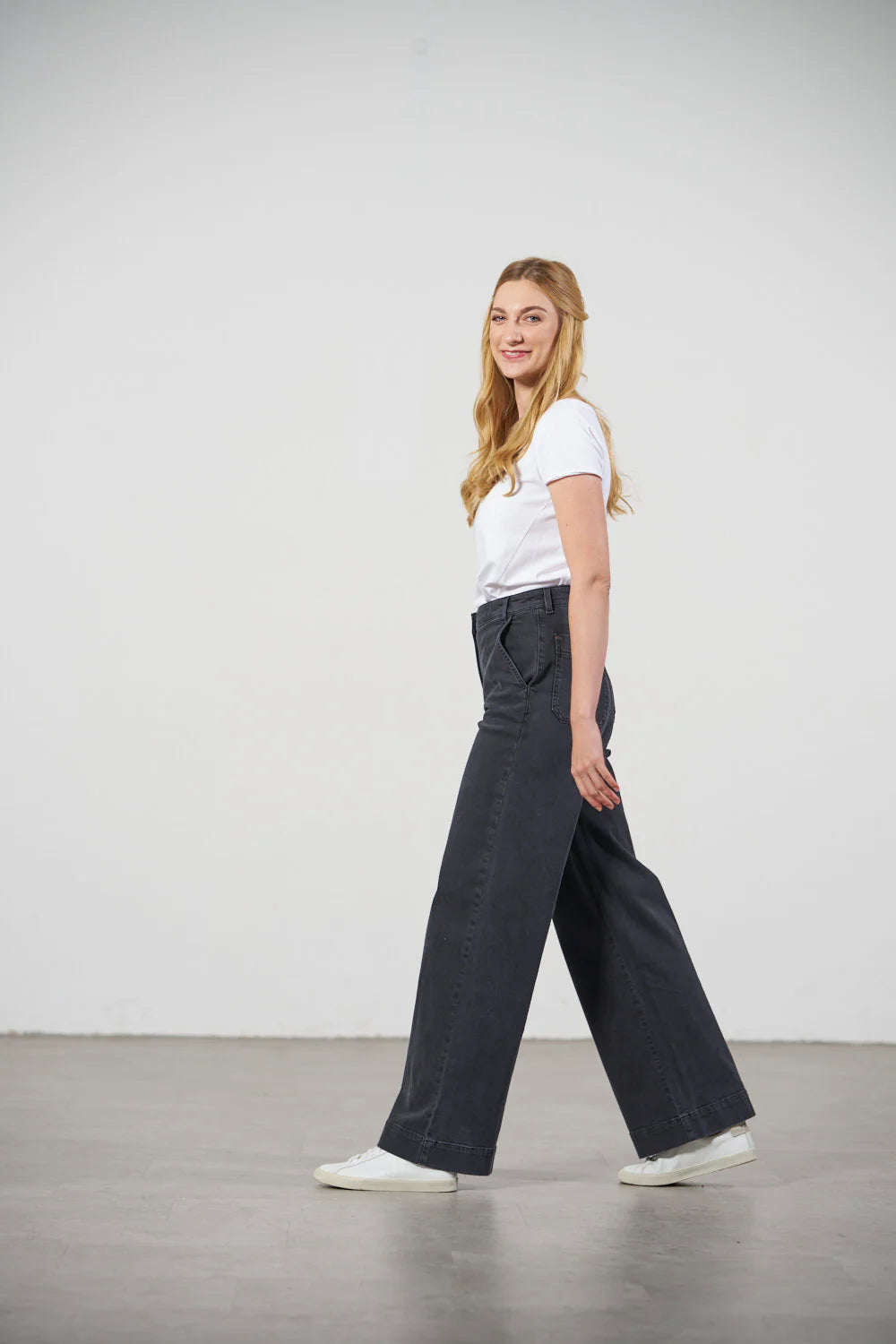 Jeans FV:FR Wide Leg Hyperflex Ravenblack von Feuervogl 2