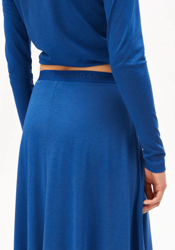 Jerseyrock ILENIAA LARAA MIDI SKIRT Dynamo Blue von Armedangels 2