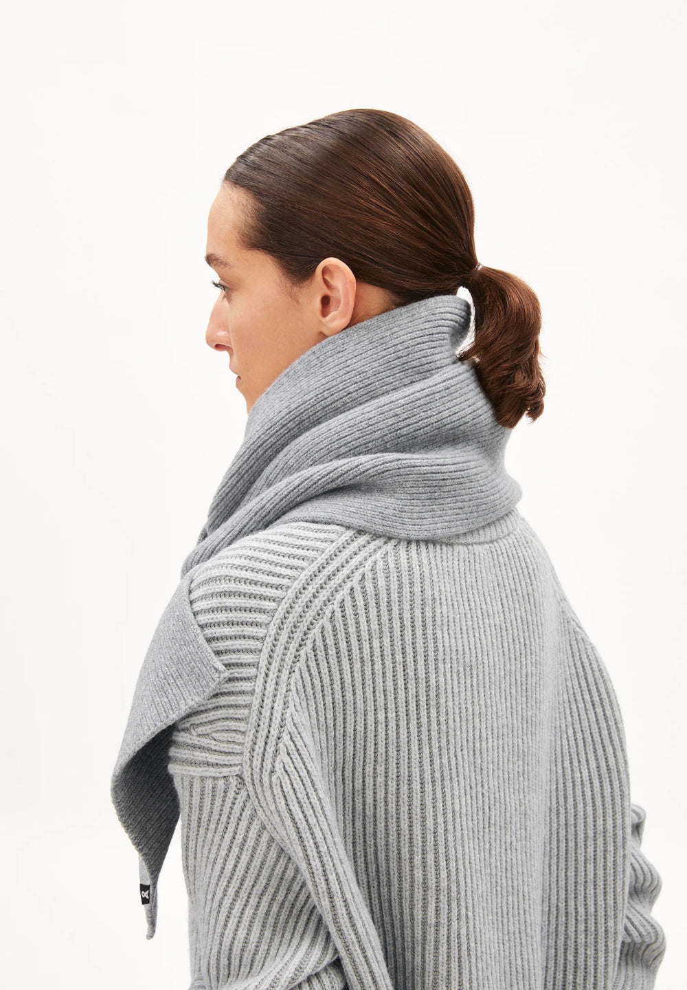 Schal CLAASAS Light Grey Melange von Armedangels 2
