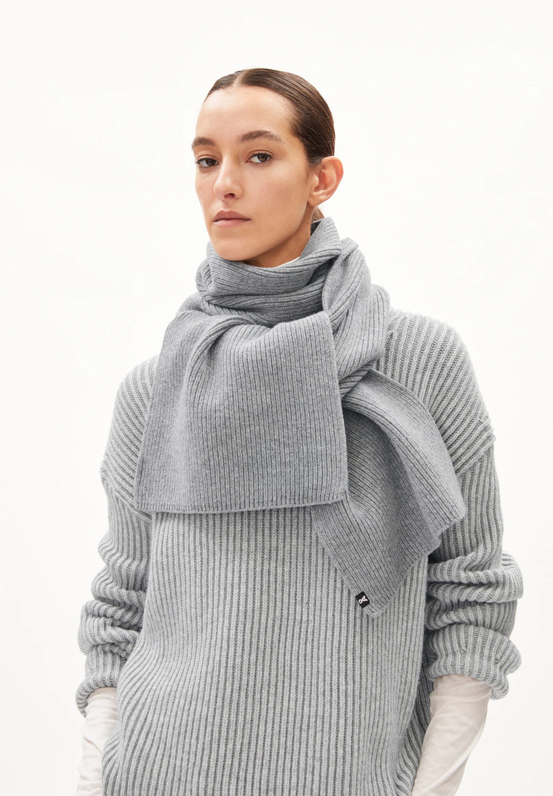Schal CLAASAS Light Grey Melange von Armedangels 3