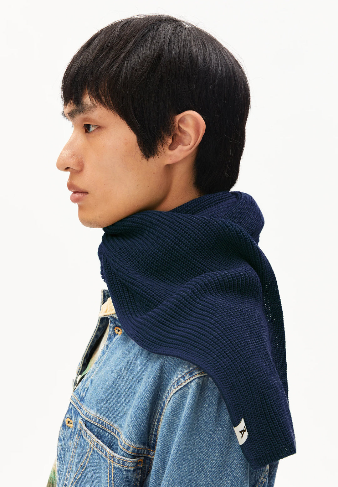 Schal CLAASAS Tinted Navy von Armedangels