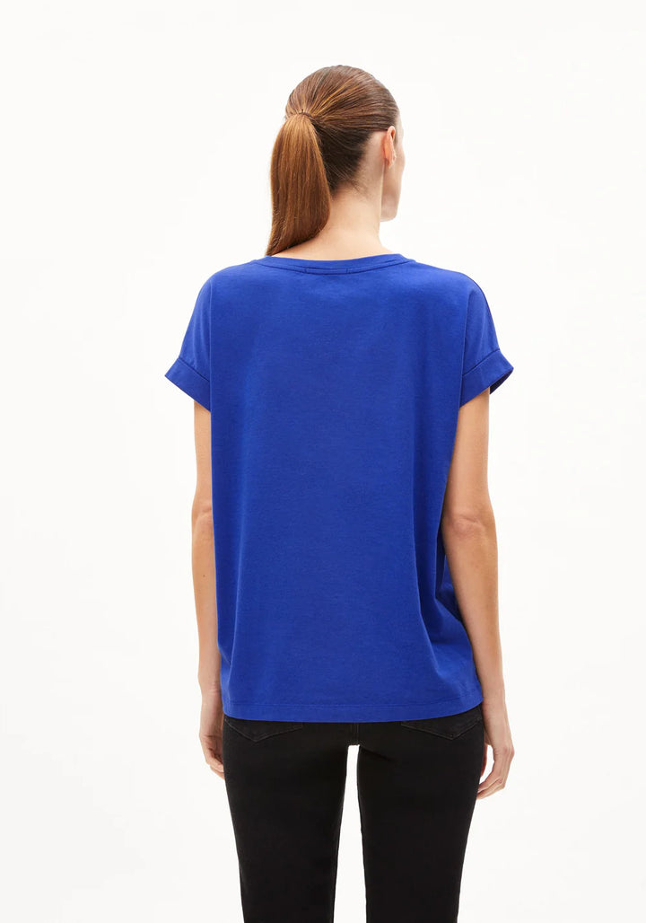 T-Shirt IDAARA Dynamo Blue von Armedangels 1