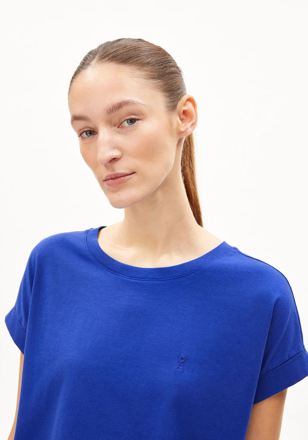 T-Shirt IDAARA Dynamo Blue von Armedangels 2