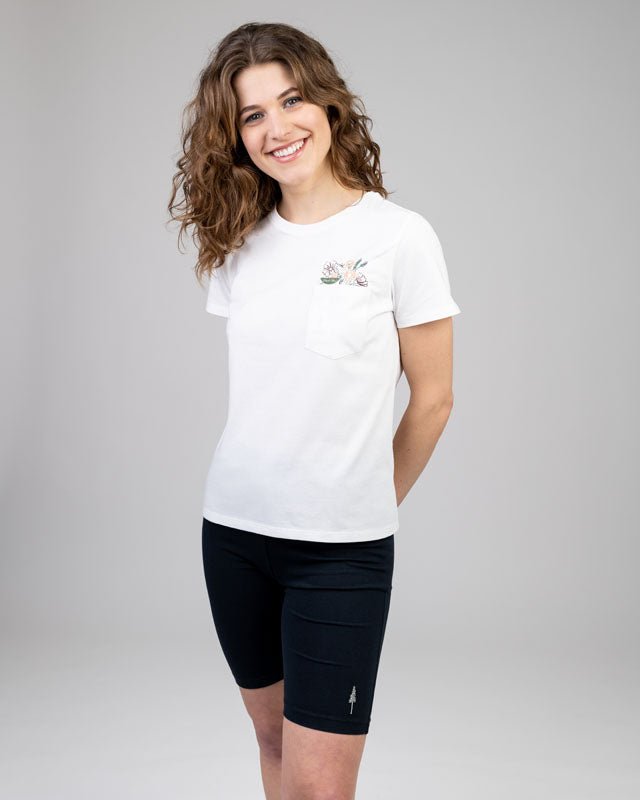 TreeShirt Women Pocket Flowers White von Nikin Model