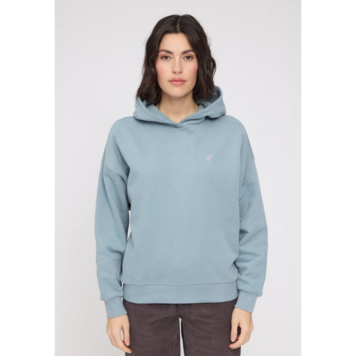 Back Print Hoodie in Dove Blue von Mazine, getragen von einem Model