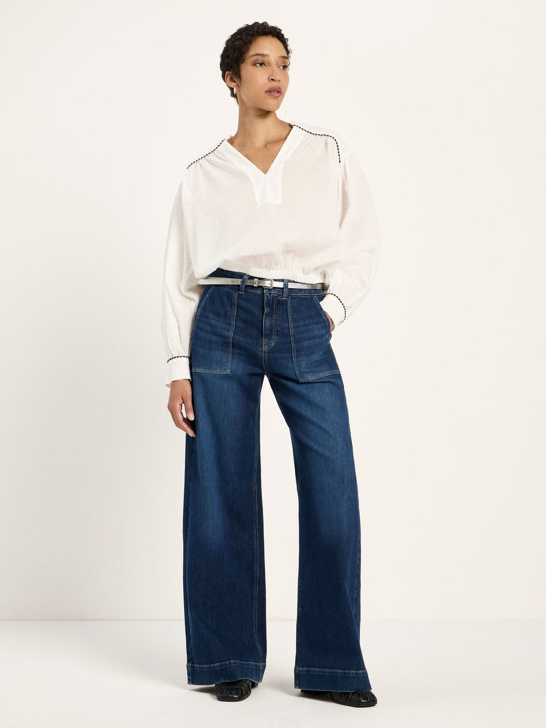 Bluse mit gerafftem Saum White von Lanius am Model