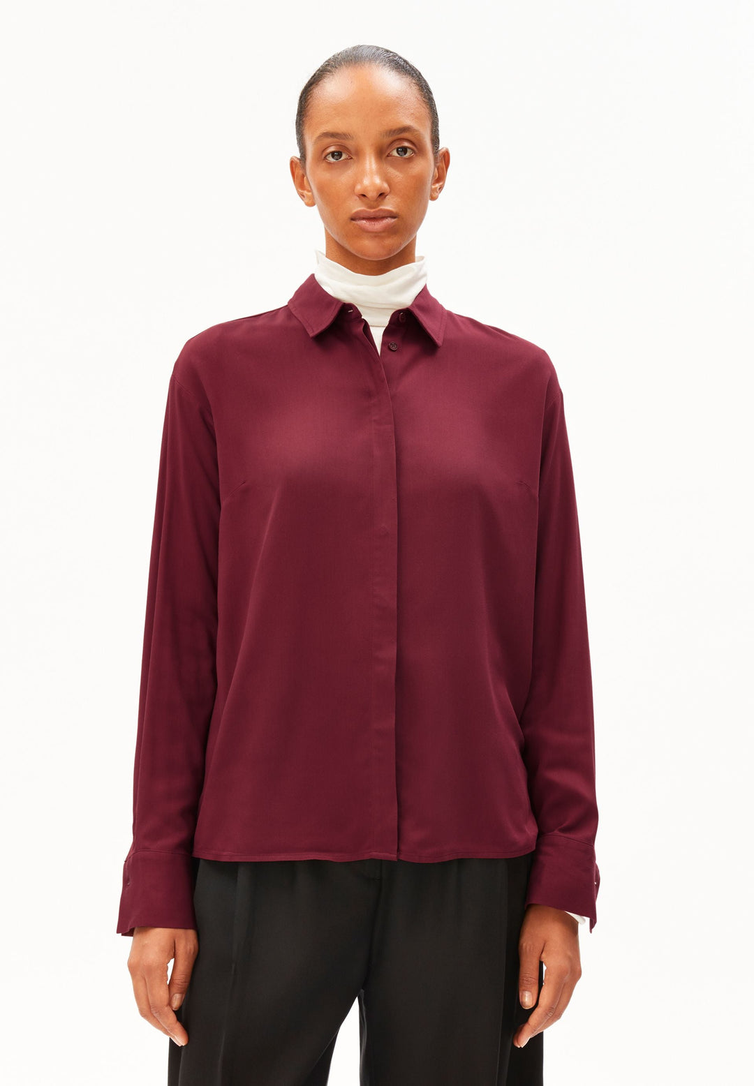 Bluse LARISAANA Langarm Velvet Red von Armedangels Vorderansicht