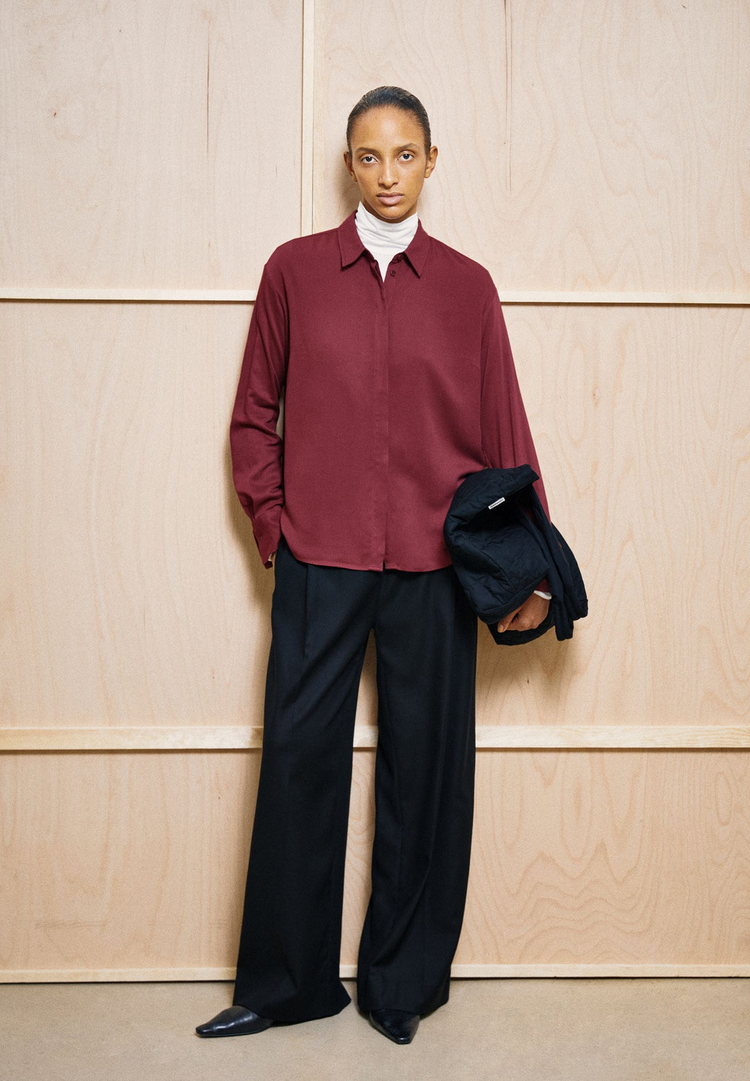 Bluse LARISAANA Langarm Velvet Red von Armedangels Styling-Look