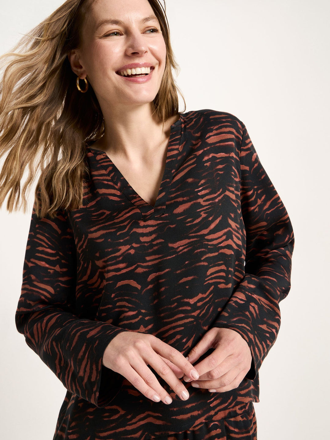 Bluse Tencel Print Animal Stripes Chocolate von Lanius Detail Print