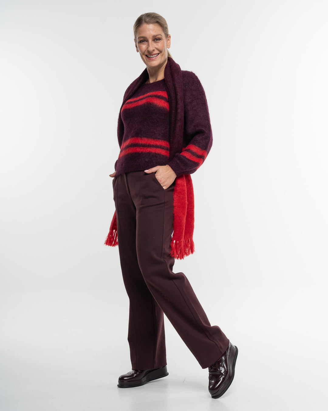 Brushed Scarf Plum von Alma & Lovis Ansicht 3