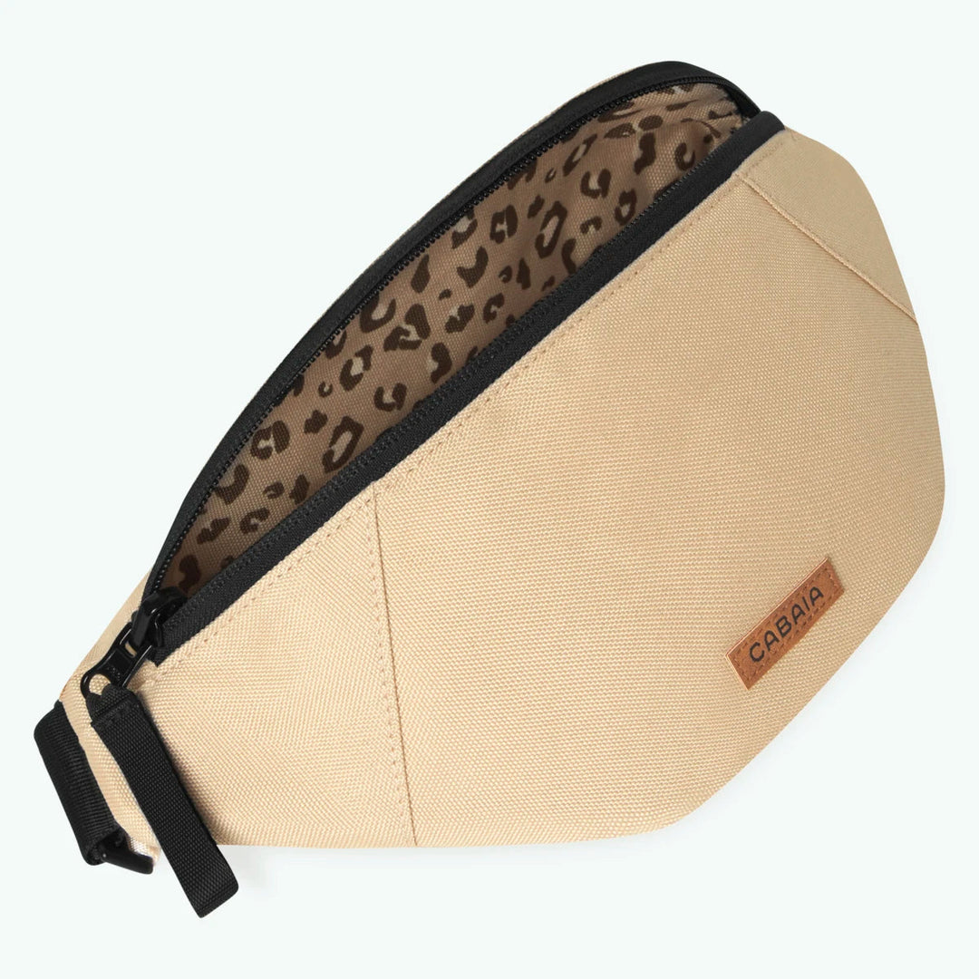 Bum Bag Small Lobito Camel – CABAIA – Zweiblatt 6